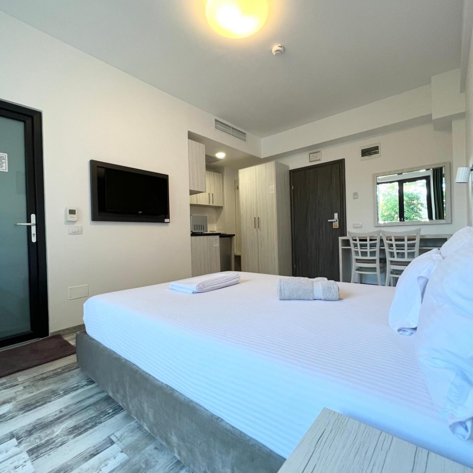 Casa Micle Hotell Craiova Exteriör bild