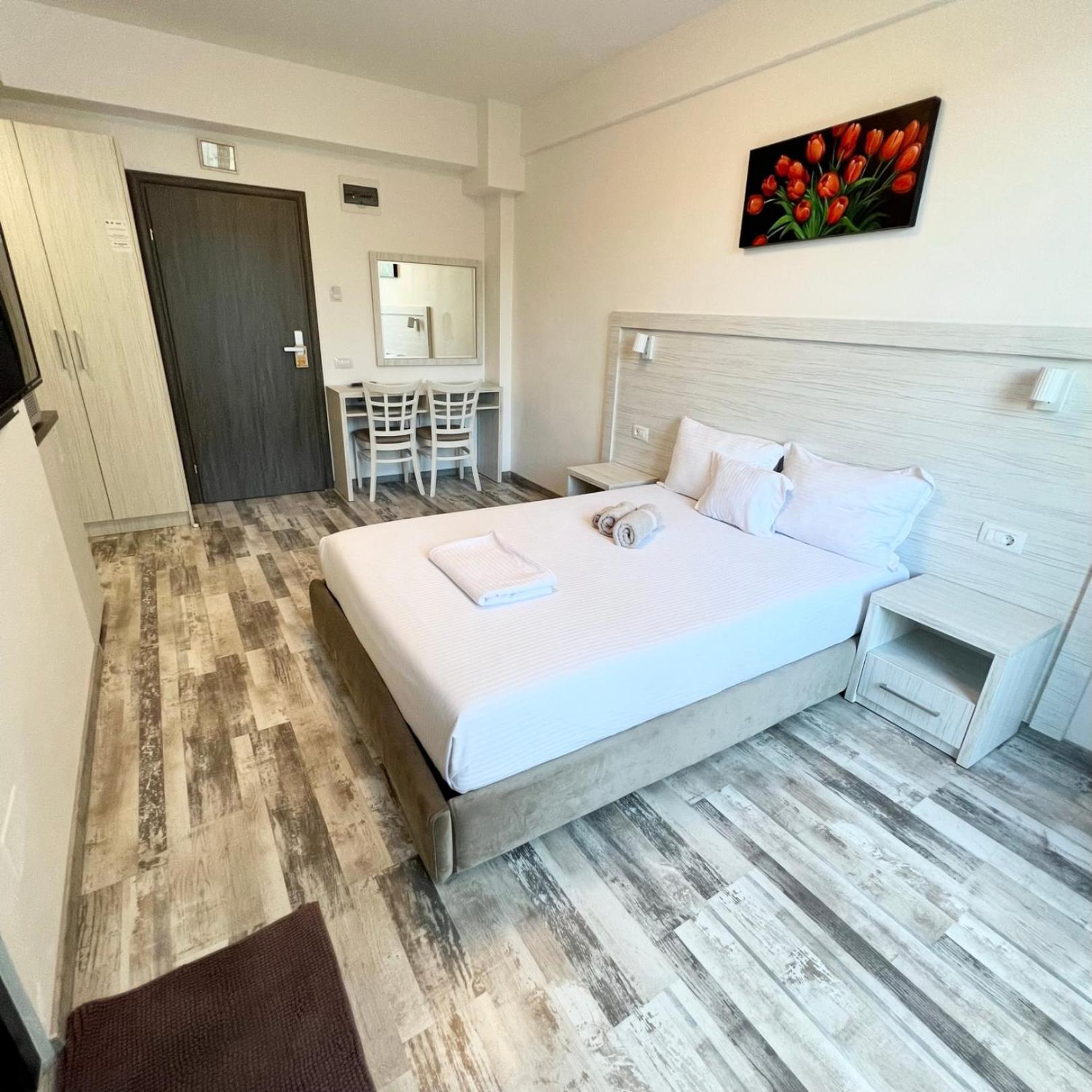 Casa Micle Hotell Craiova Exteriör bild